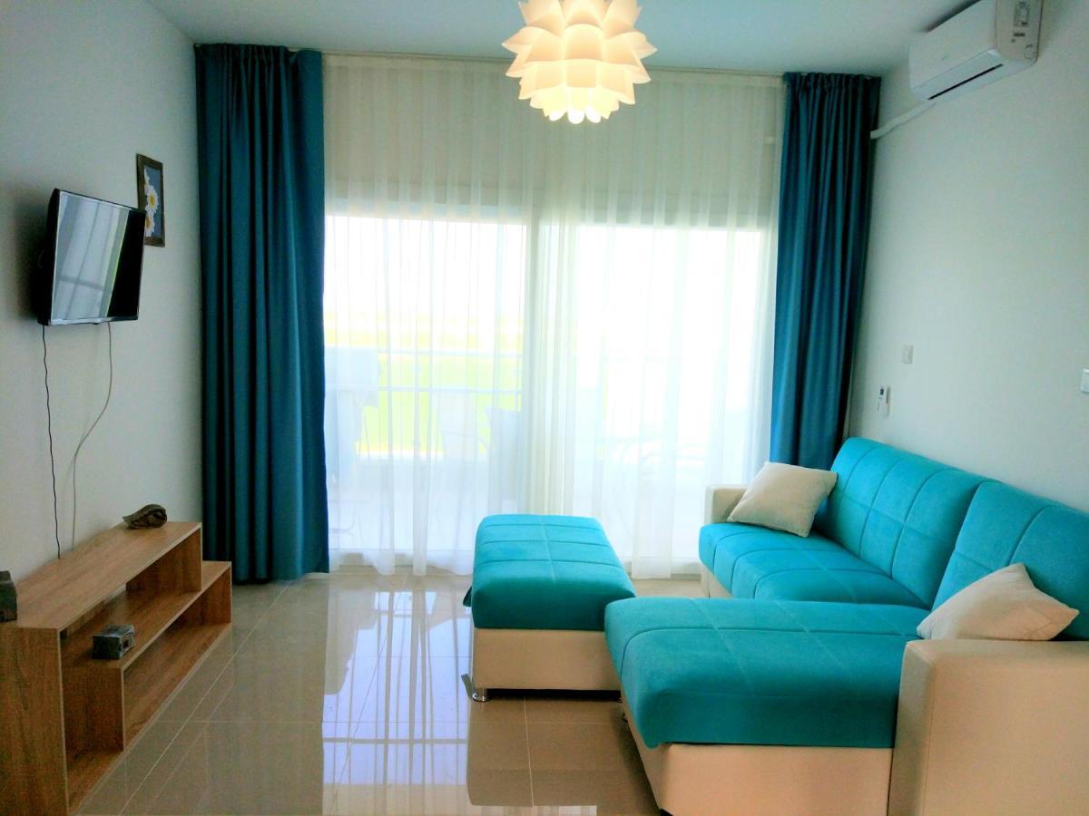 Blue Apartment In 5* Ceasar Resort Trikomo Exterior photo
